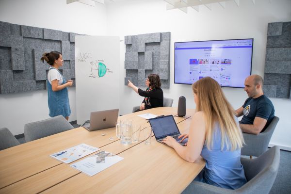Boostez votre stratégie avec une agence de communication influence lyon