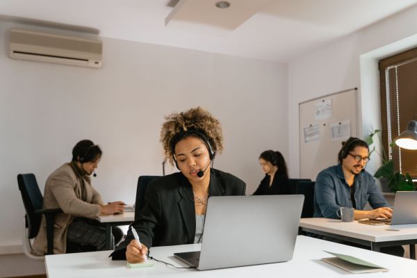 Comment réduire le temps d'attente dans votre centre d'appel ?