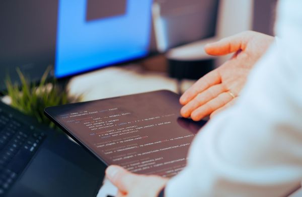 Optimisez votre chaîne logistique avec un logiciel logistique adapté